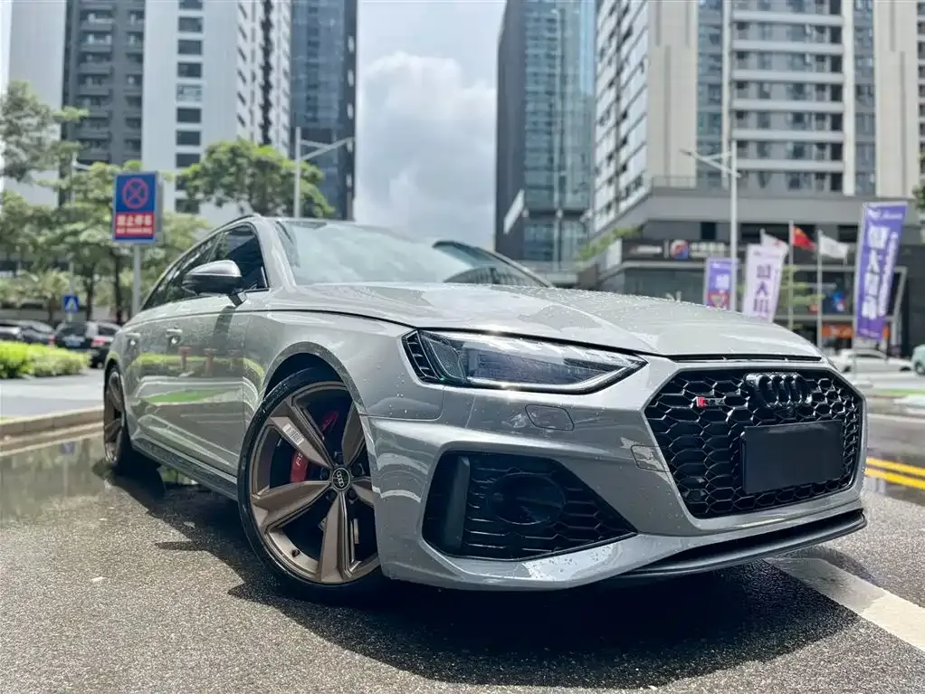 Audi RS 4 — фото 7