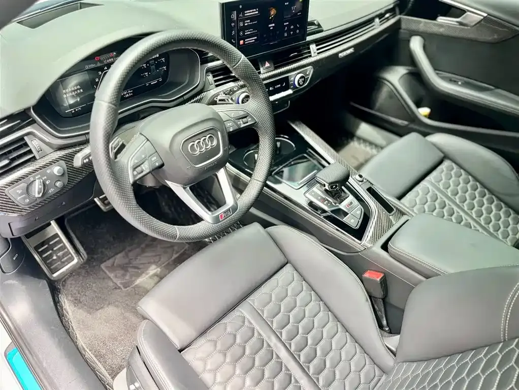 Audi RS 4 — фото 10