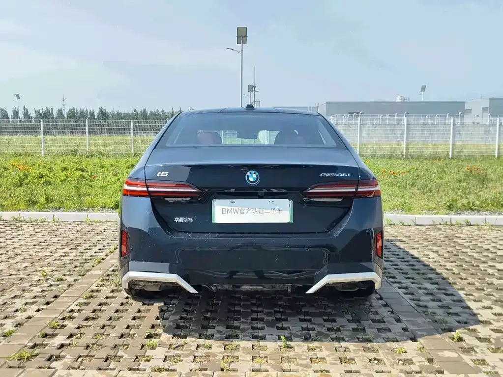 BMW i5 — фото 6