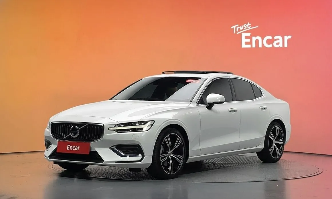 Volvo S60 — фото 1