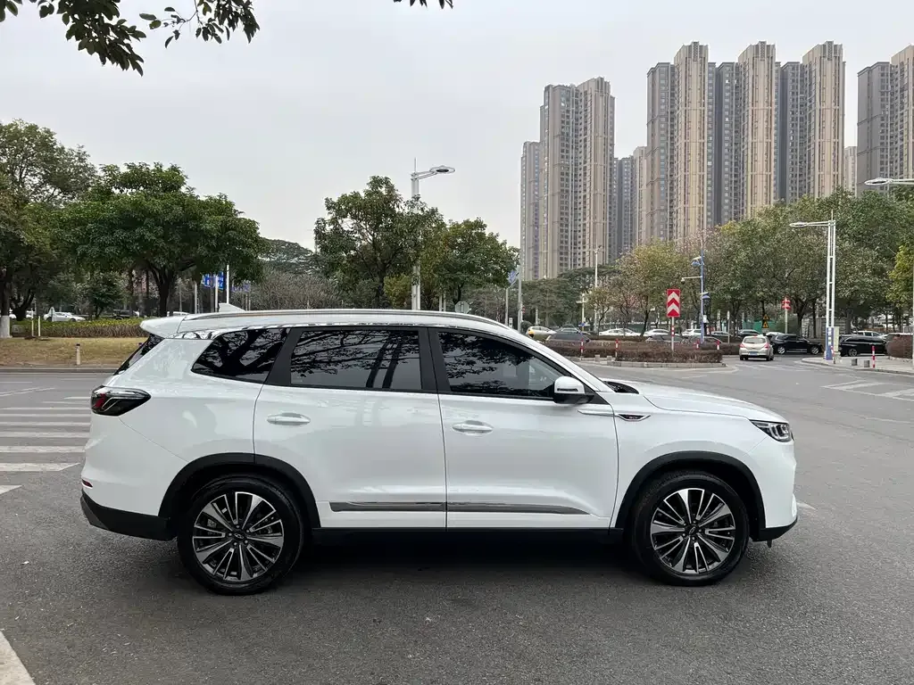 Chery Tiggo 8 PLUS — фото 8
