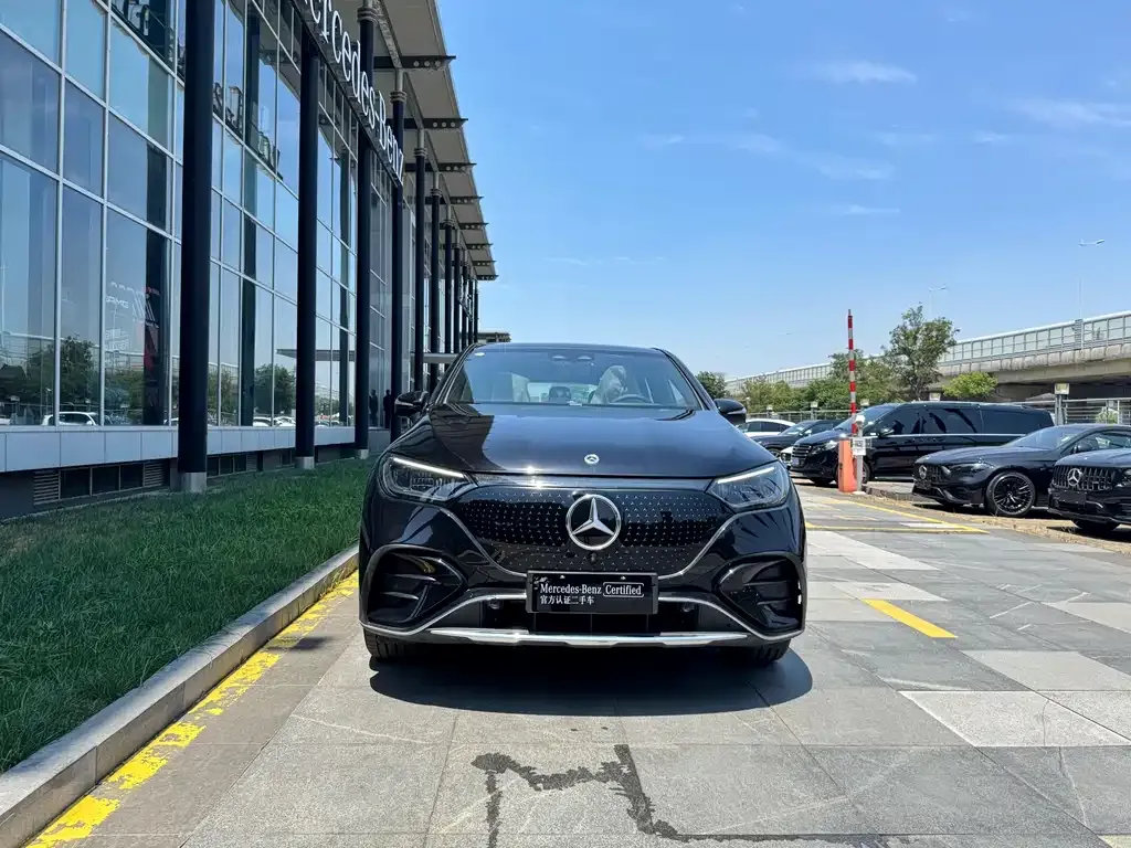 Mercedes-Benz EQE SUV — фото 6