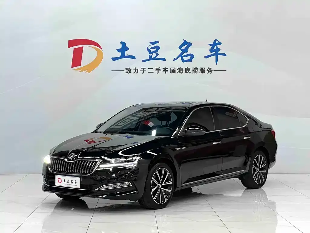 Skoda Superb — фото 1