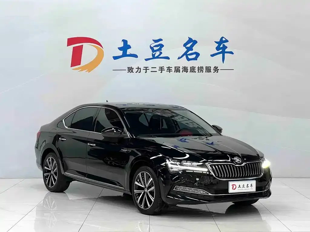 Skoda Superb — фото 5