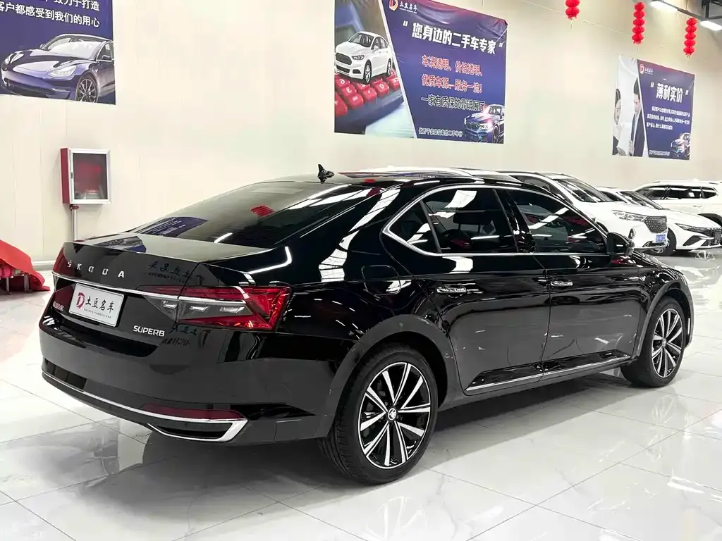 Skoda Superb — фото 7