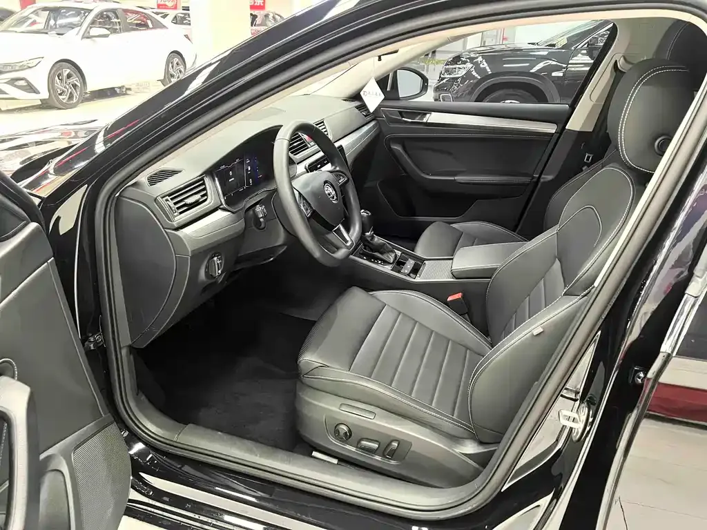 Skoda Superb — фото 6