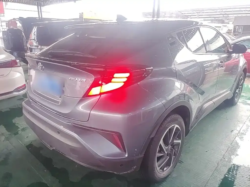 Toyota C-HR — фото 5
