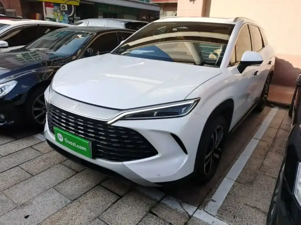 BYD L DM-i — фото 1