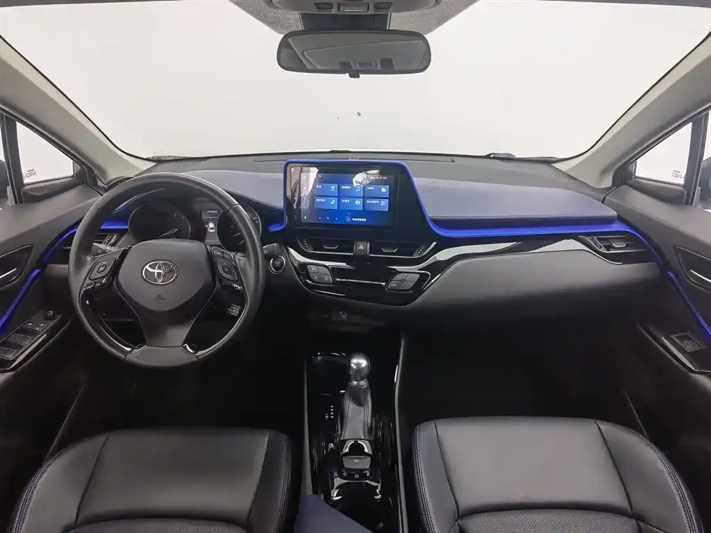 Toyota C-HR — фото 10