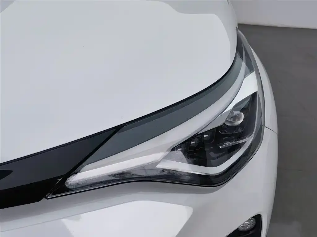 Toyota C-HR — фото 5