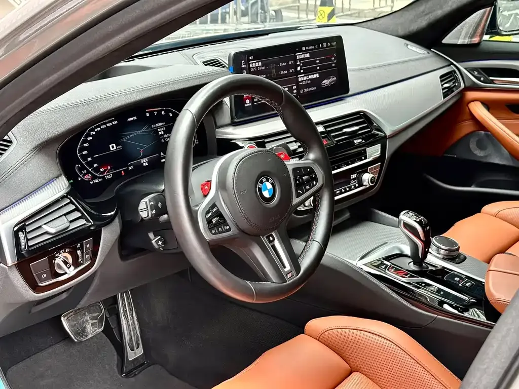 BMW M5 — фото 10
