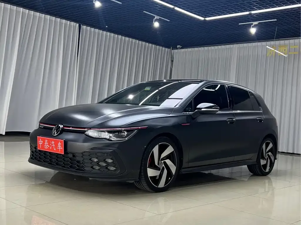 Volkswagen Golf GTI — фото 1
