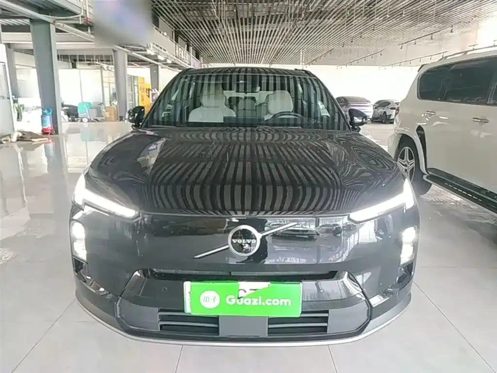 Volvo XC70 Plug-in Hybrid — фото 6