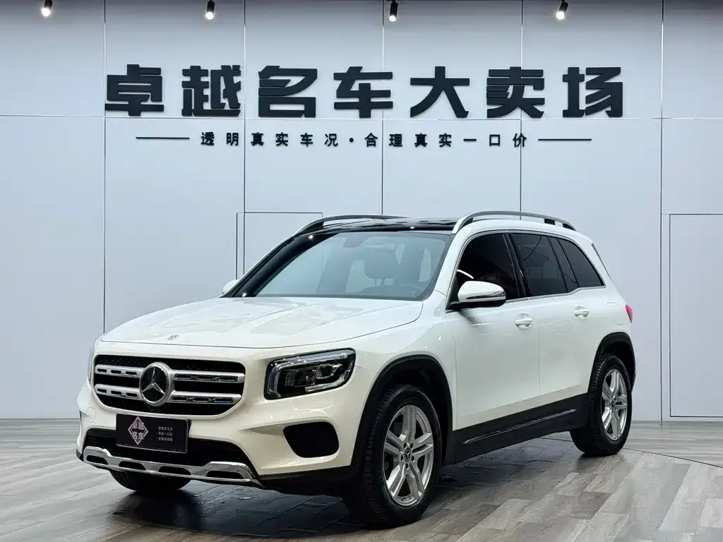 Mercedes-Benz GLB — фото 1