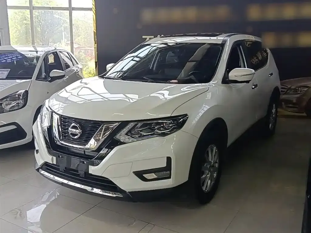 Nissan X-Trail — фото 1