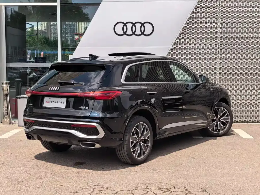 Audi Q5L — фото 4