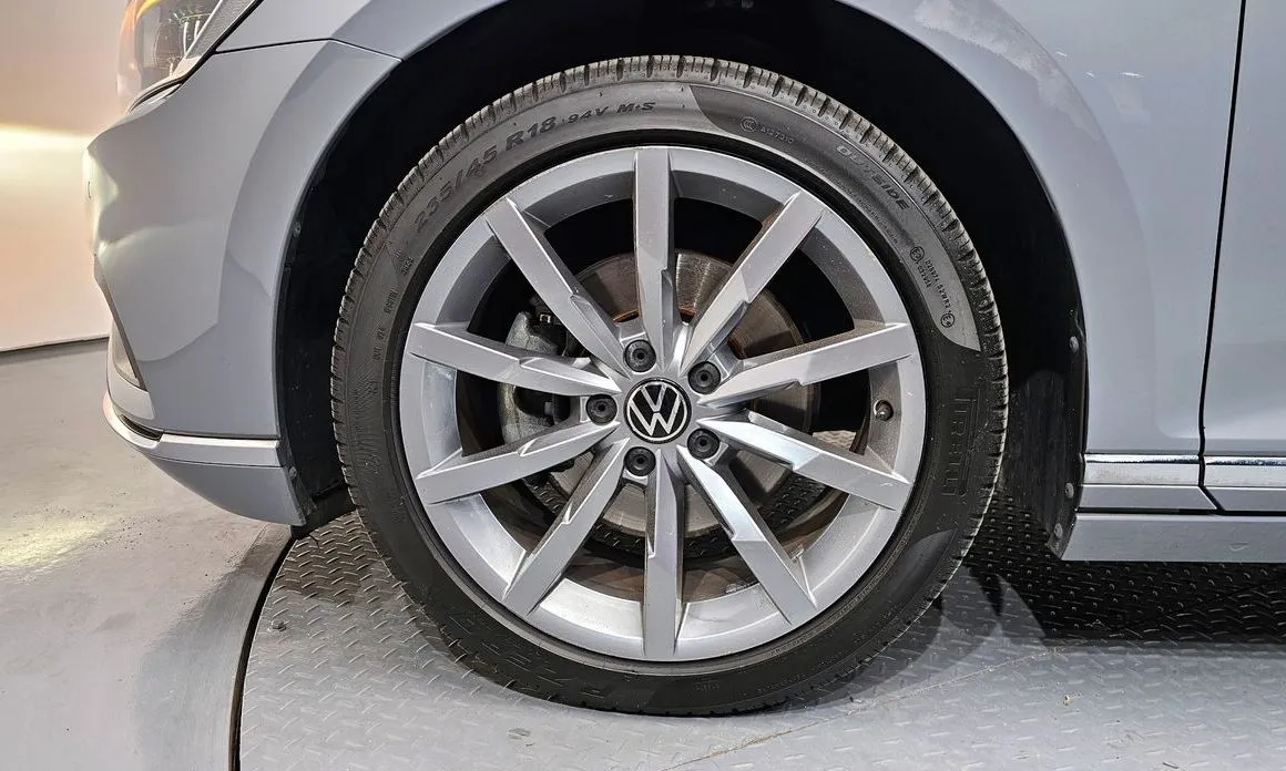 Volkswagen Passat — фото 8