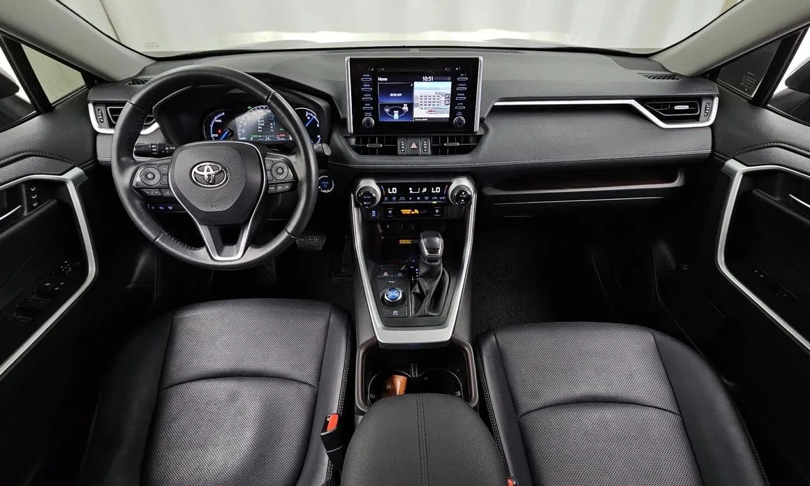 Toyota RAV4 — фото 7