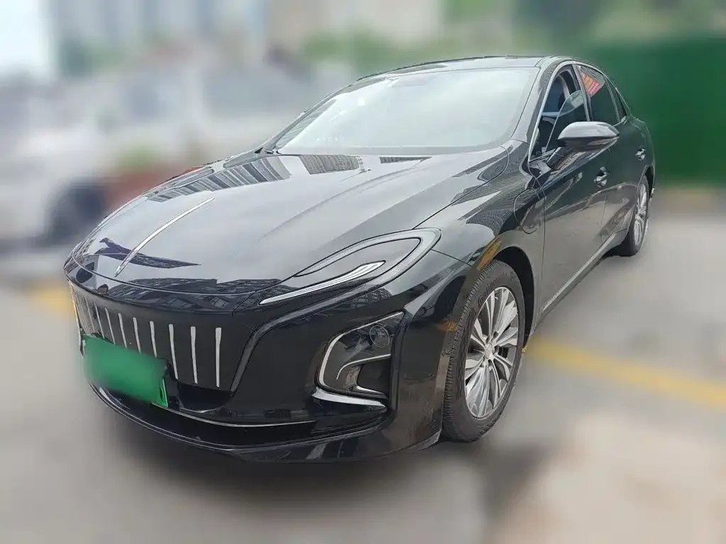 Hongqi E-QM5 — фото 9