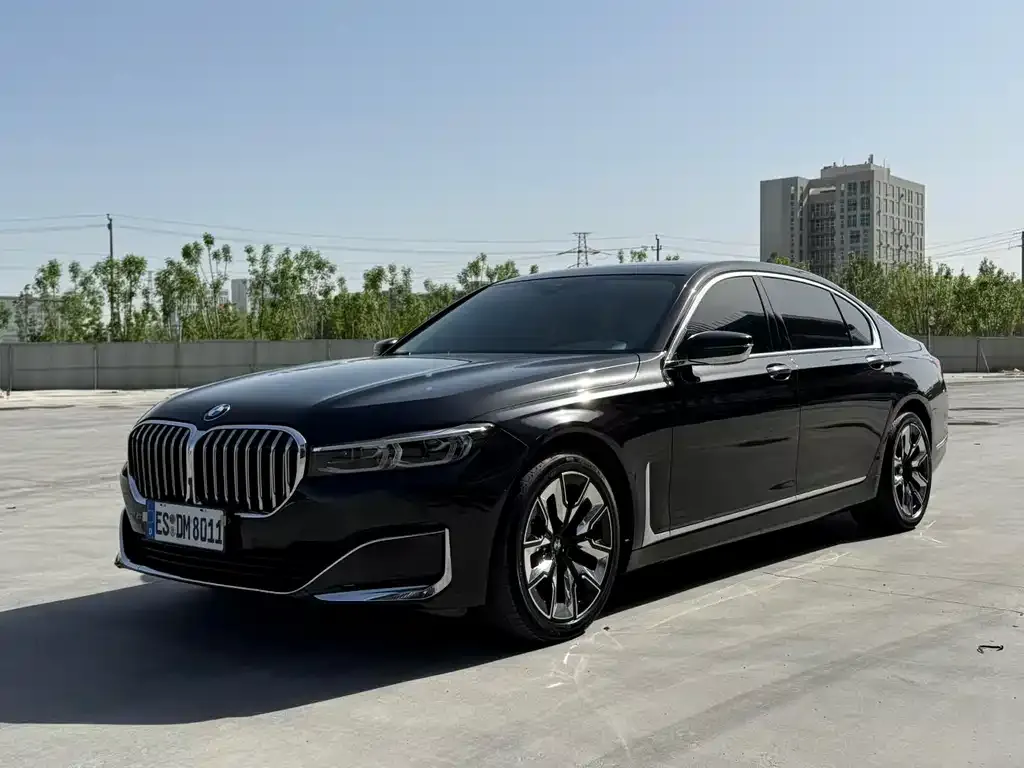 BMW 7 Series — фото 1