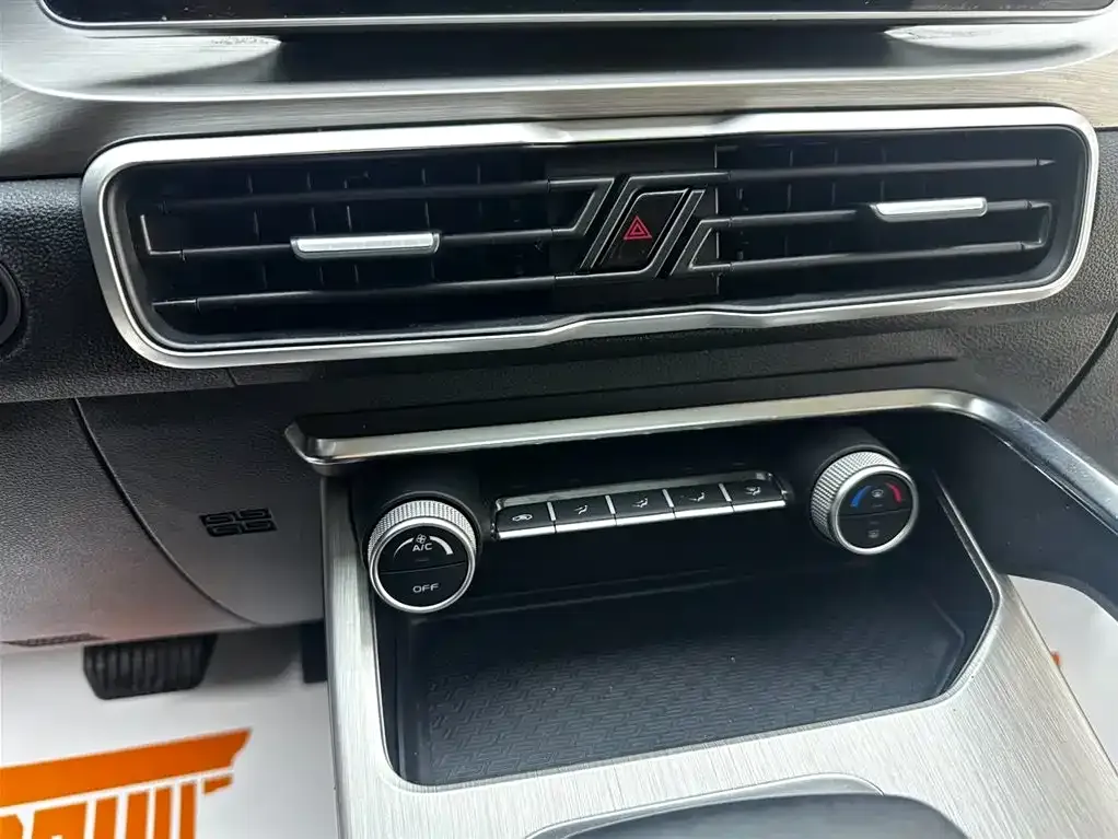 Geely Binyue — фото 10