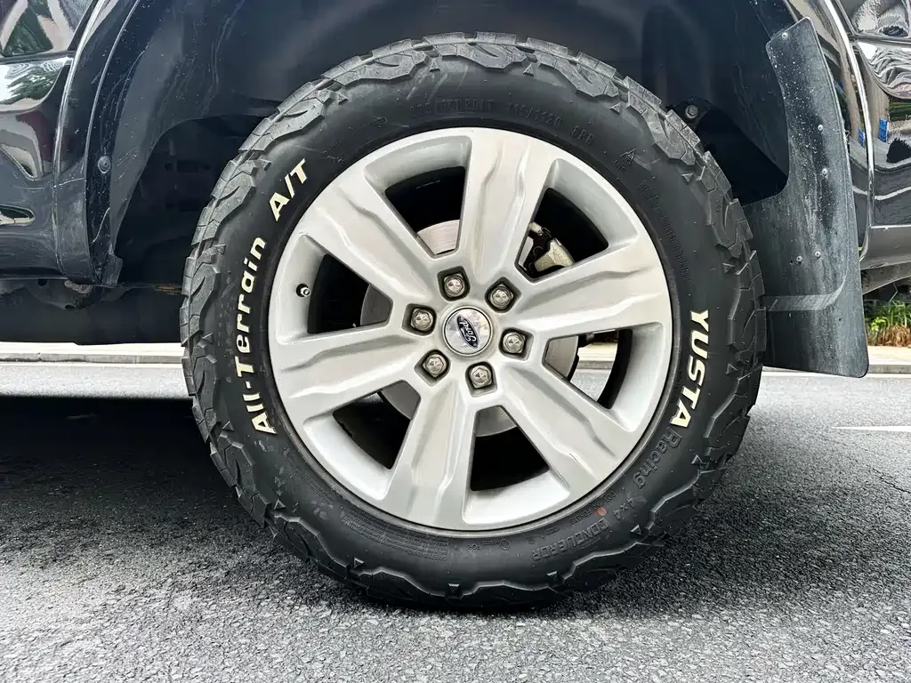 Ford F-150 Raptor — фото 9