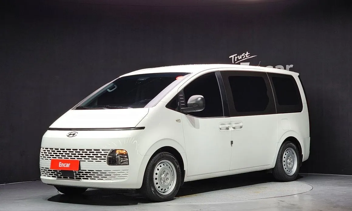 Hyundai Staria — фото 1