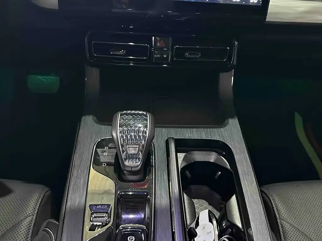 GAC Motor Trumpchi ES9 — фото 6