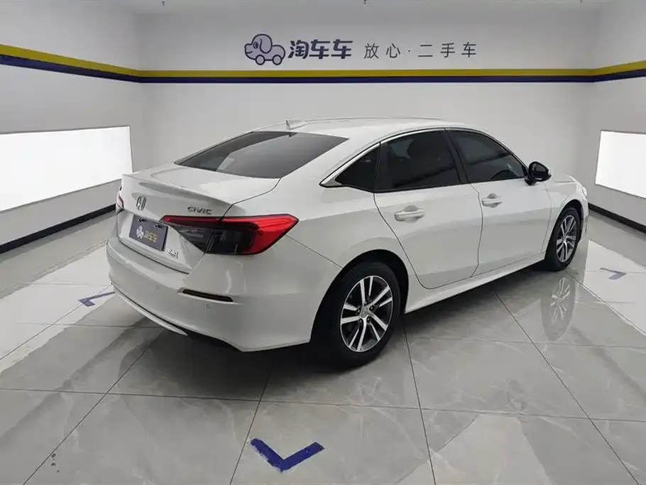 Honda Civic — фото 10