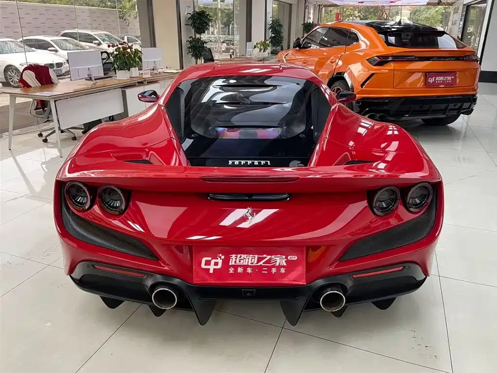 Ferrari F8 — фото 7