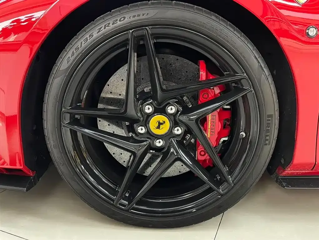 Ferrari F8 — фото 9