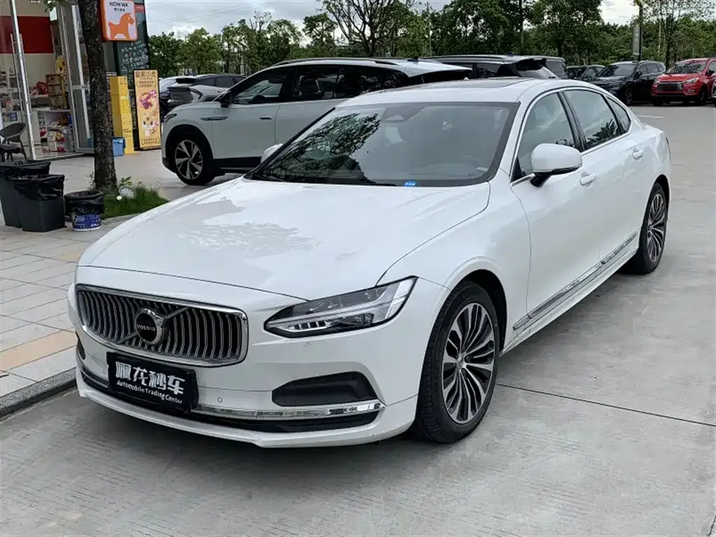 Volvo S90 — фото 1