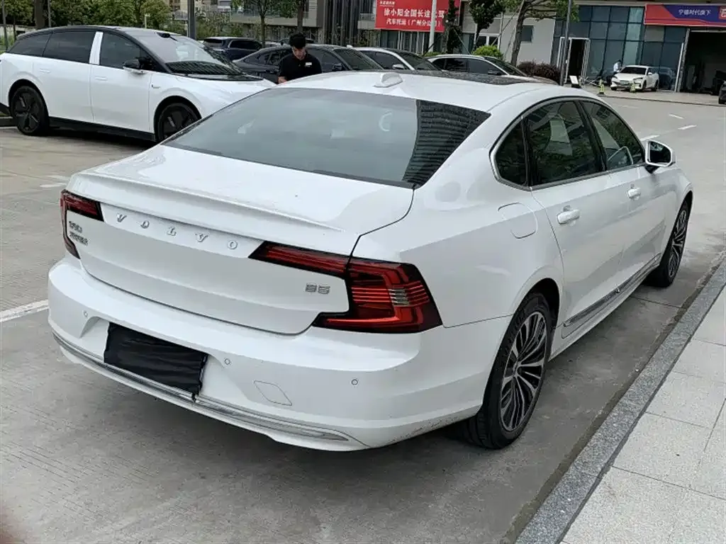 Volvo S90 — фото 9
