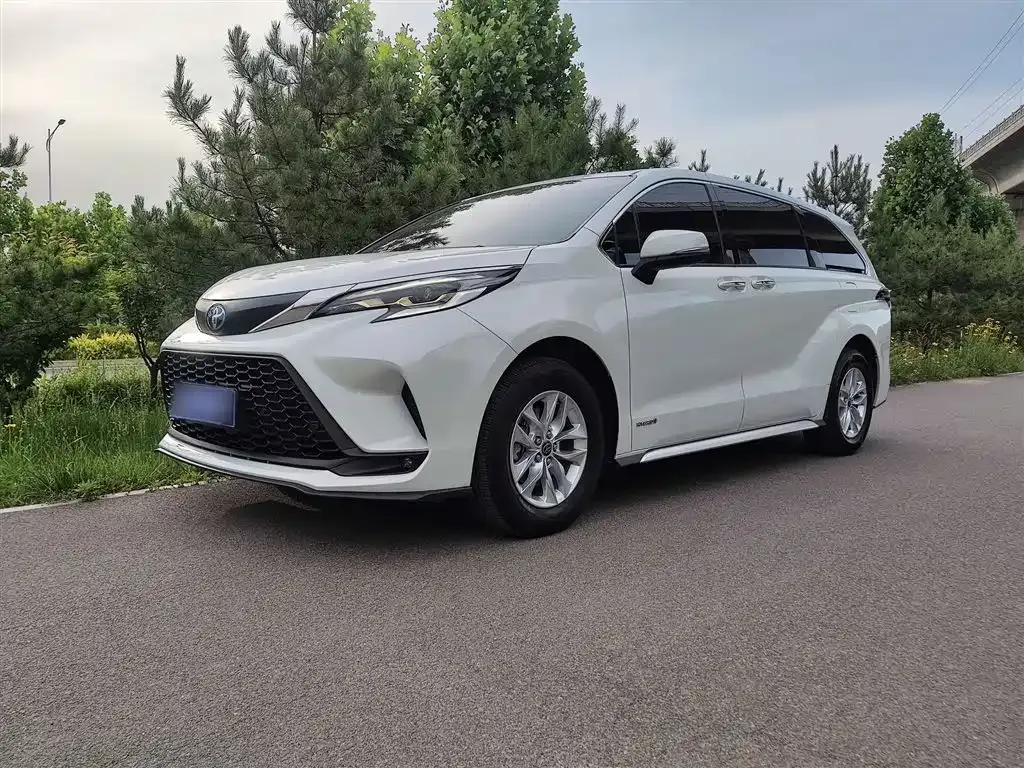 Toyota Granvia — фото 8