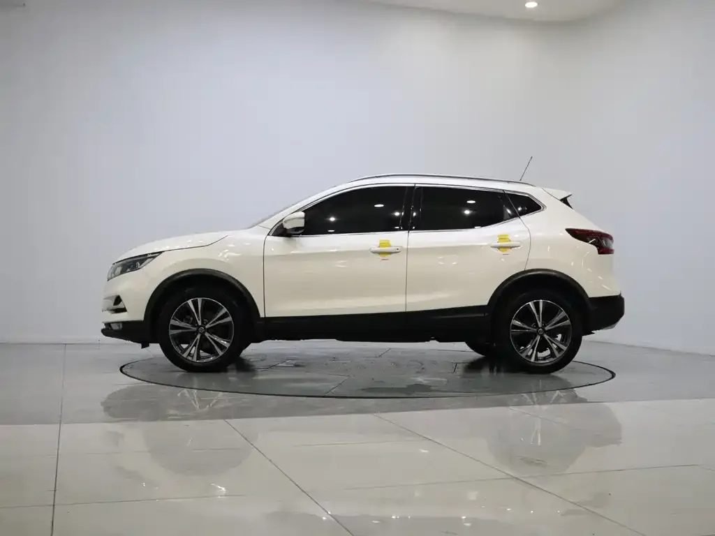Nissan Qashqai — фото 4