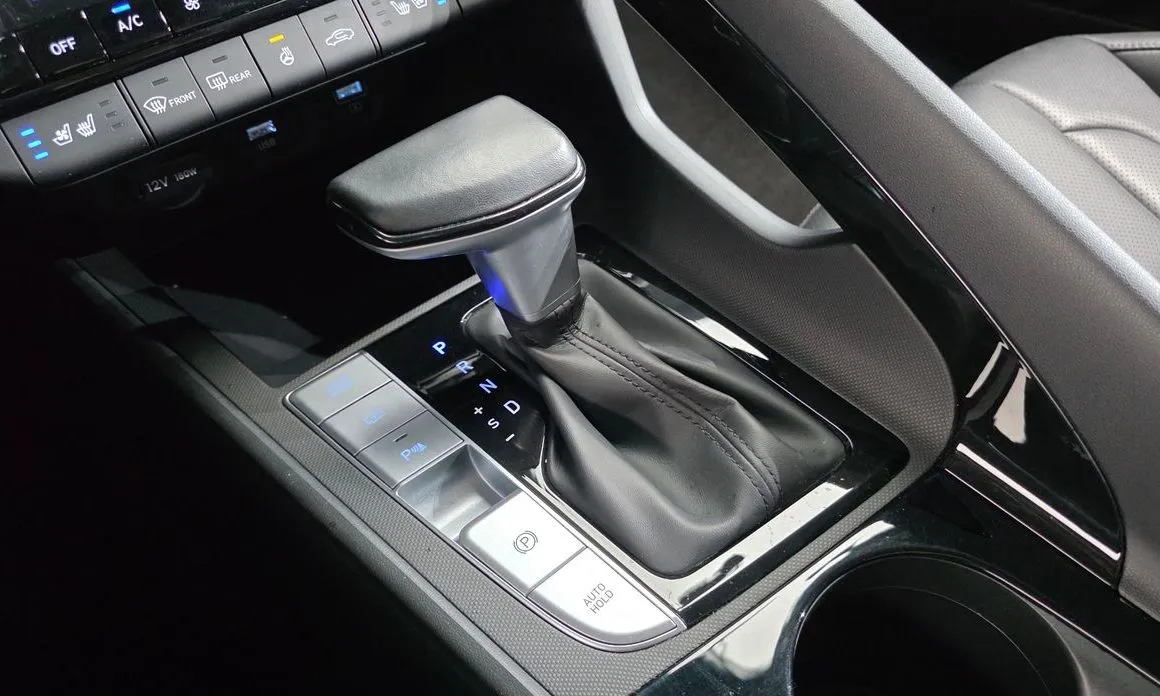 Hyundai AVANTE — фото 4