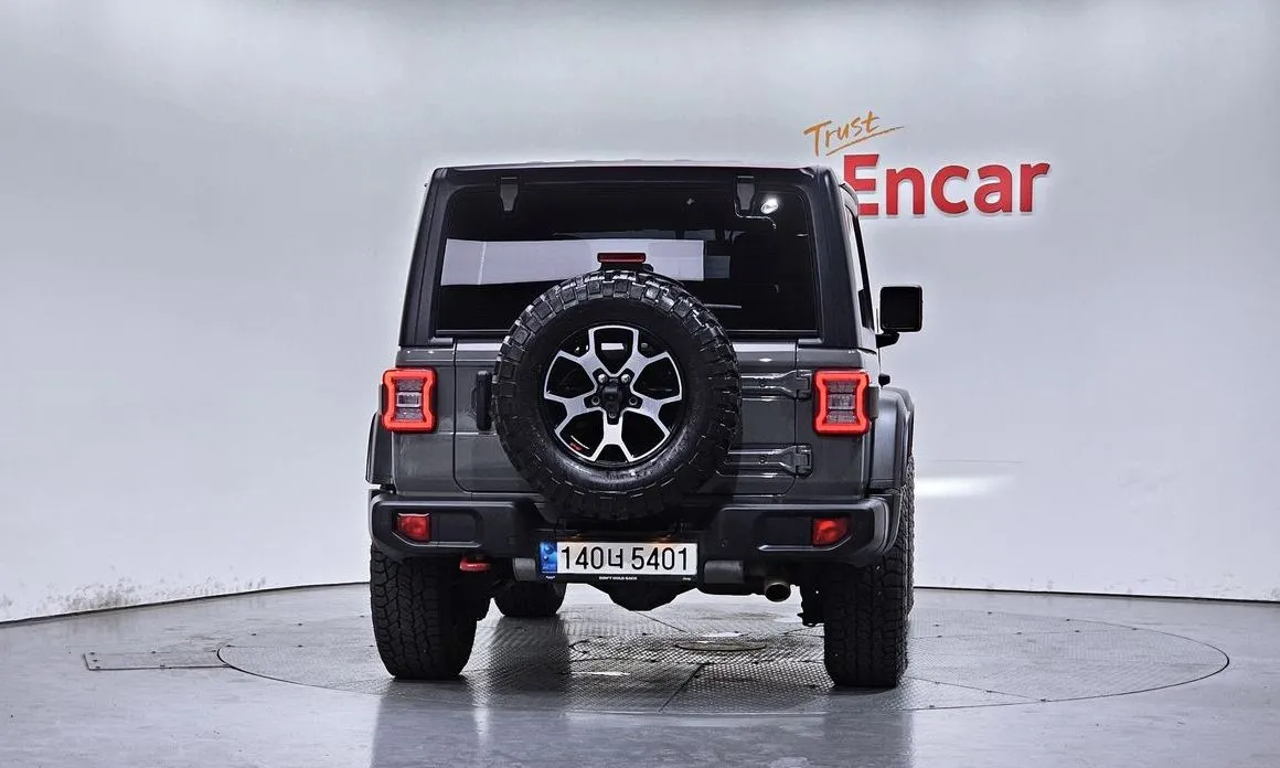 Jeep Wrangler — фото 10
