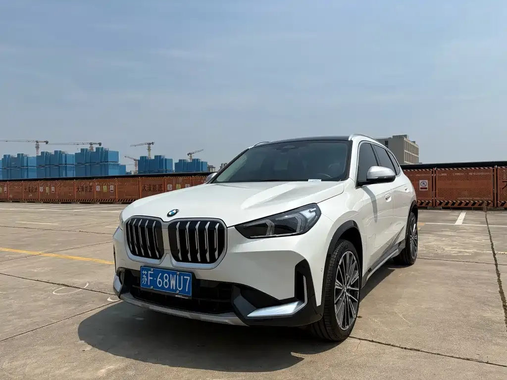 BMW X1 — фото 1