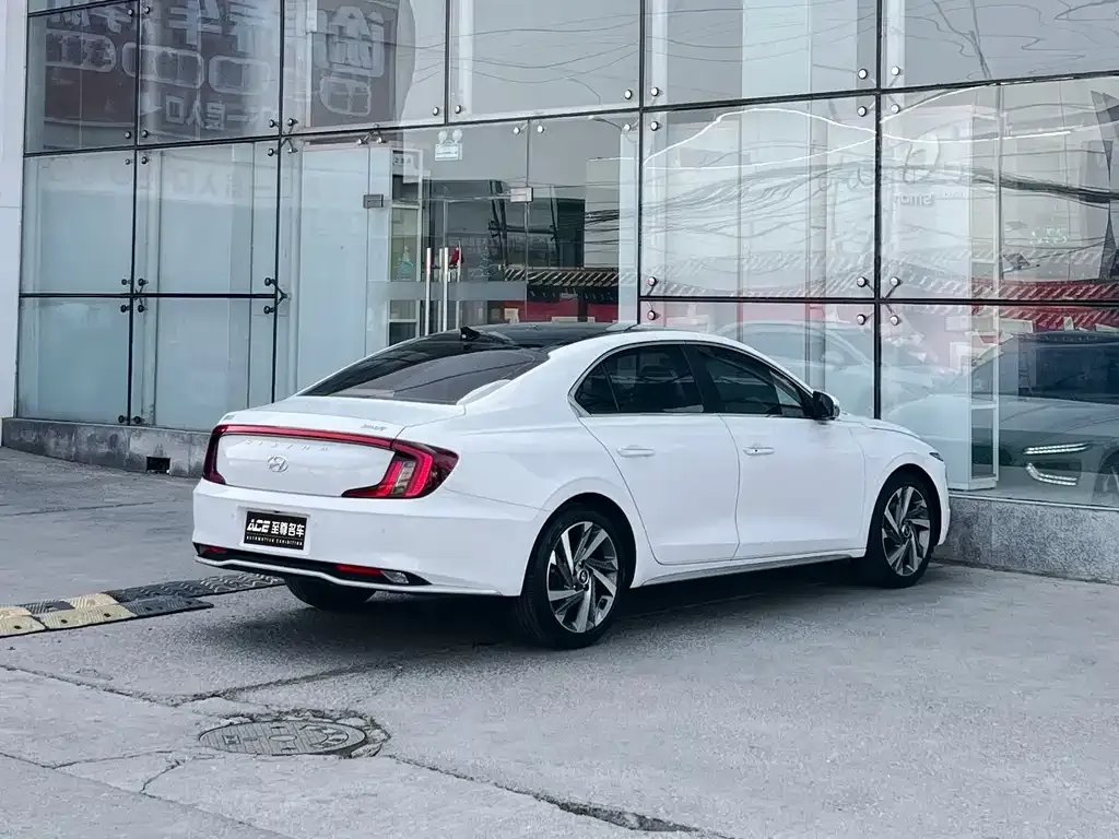 Hyundai Mistra — фото 2