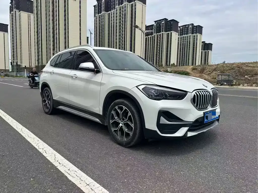 BMW X1 — фото 1