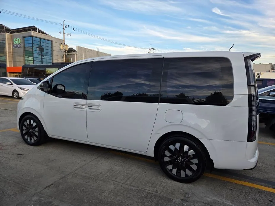 Hyundai Staria — фото 4