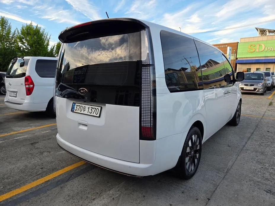 Hyundai Staria — фото 3