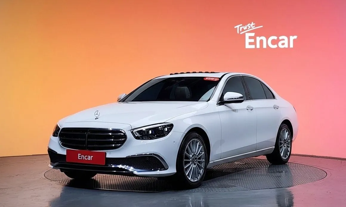 Mercedes-Benz E-Class — фото 1