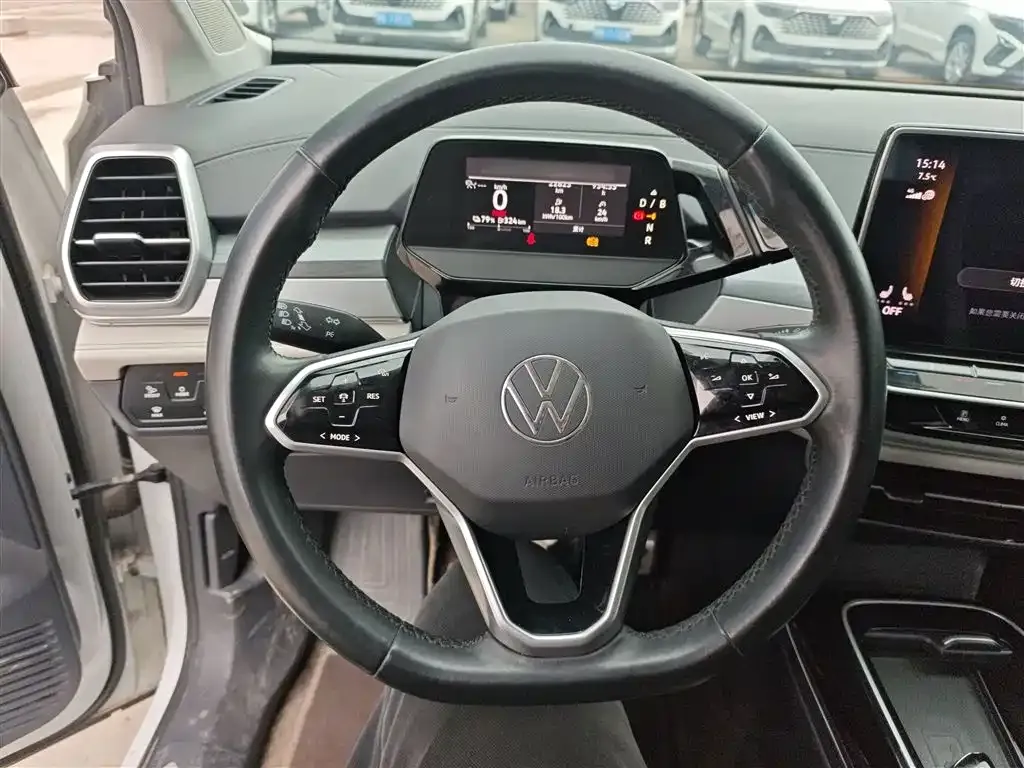 Volkswagen ID.6 Crozz — фото 10