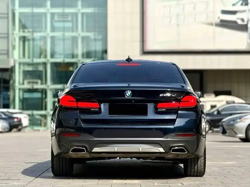 BMW 5 Series — фото 7