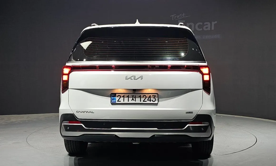 Kia Carnival — фото 5
