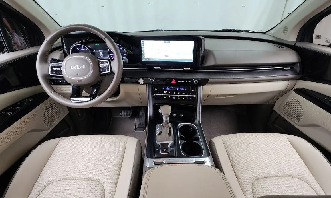 Kia Carnival — фото 4