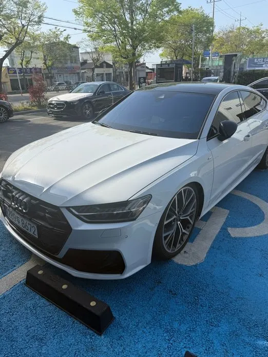 Audi A7 — фото 1
