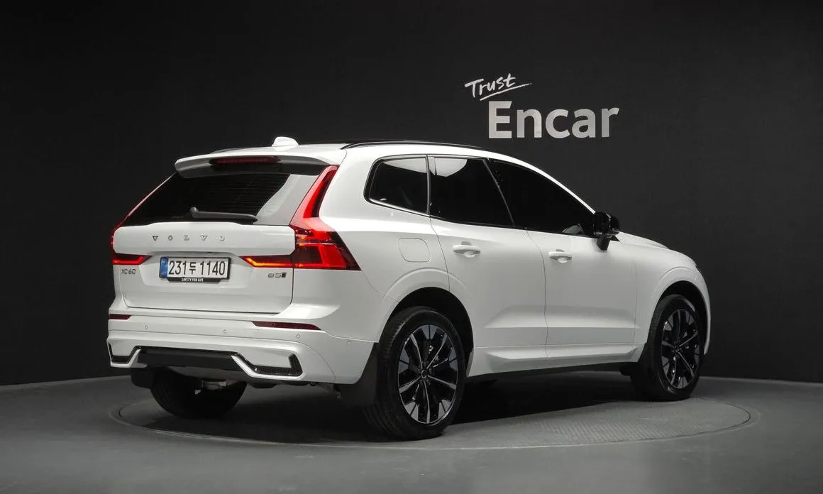 Volvo XC60 — фото 3