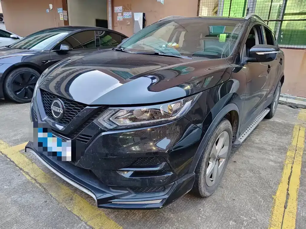 Nissan Qashqai — фото 1